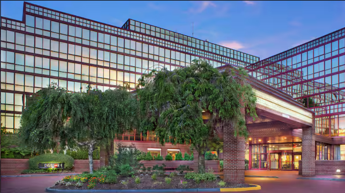 LaGuardia Plaza Hotel